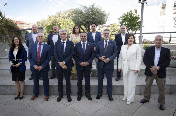 Diputación-entrega-9-galardones,-7-a-la-calidad-en-diferentes-categorías,-uno-a-la-mujer-destacada-del-sector-y-otro-honorífico.