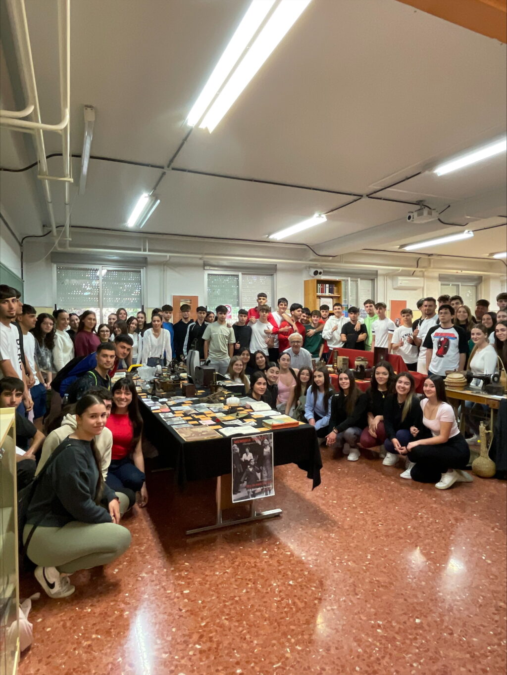 El-proyecto-pedagógico-desarrolla-la-capacidad-crítica-de-los-estudiantes-al-acercarse-a-las-fuentes-primarias